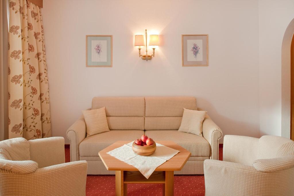 Hotel Jagdhof Bed & Breakfast โอเบอร์กัวร์เกิล ห้อง รูปภาพ