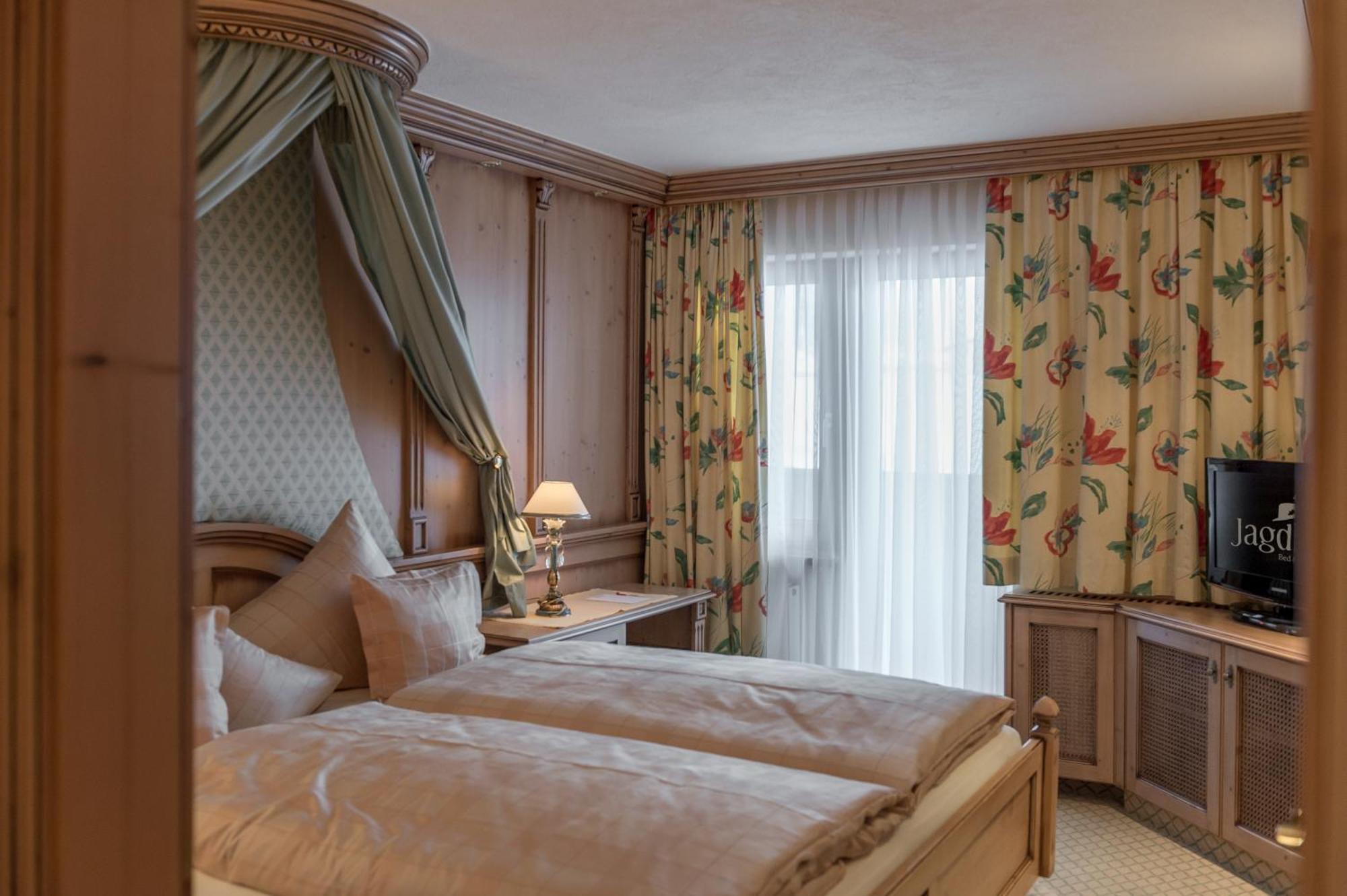 Hotel Jagdhof Bed & Breakfast โอเบอร์กัวร์เกิล ห้อง รูปภาพ