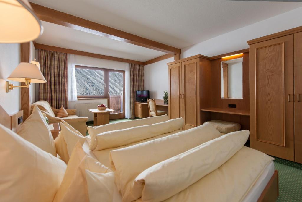 Hotel Jagdhof Bed & Breakfast โอเบอร์กัวร์เกิล ห้อง รูปภาพ