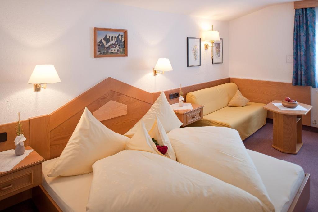 Hotel Jagdhof Bed & Breakfast โอเบอร์กัวร์เกิล ห้อง รูปภาพ